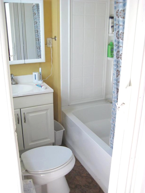Nhét bồn tắm vừa khít toilet chỉ 3m2 - 1