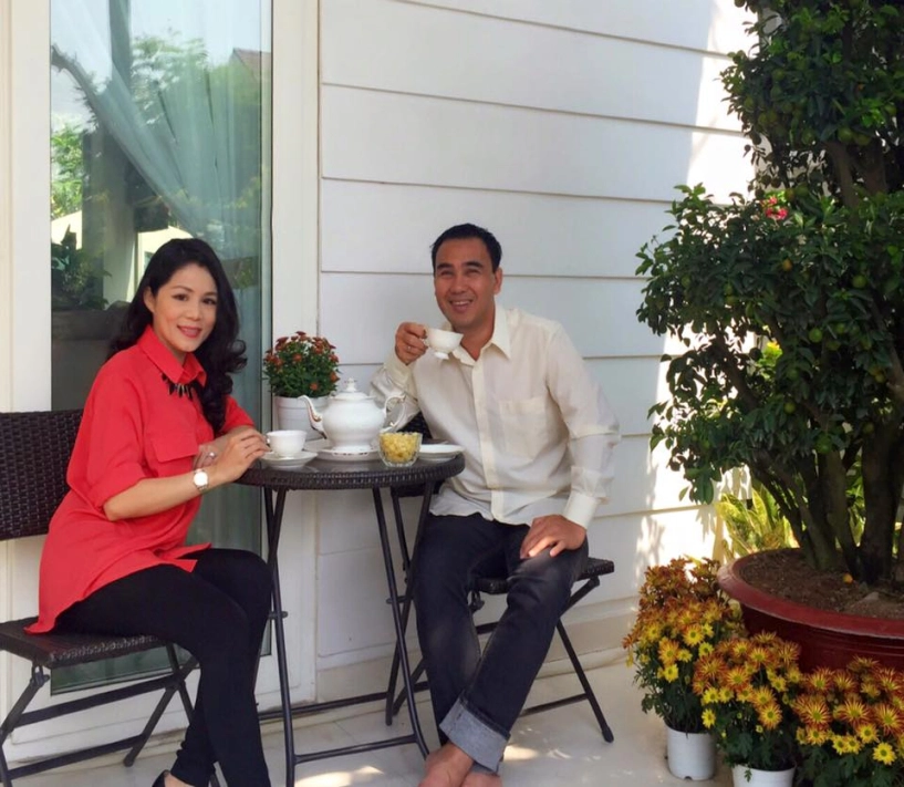 Quyền linh vui vầy trong nhà 21 tỷ cùng vợ đẹp con khôn - 2