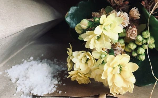 Thả 1 nắm muối vào chậu quần áo sáng ra mẹ trẻ dụi mắt 3 lần xem điều thần kì - 2