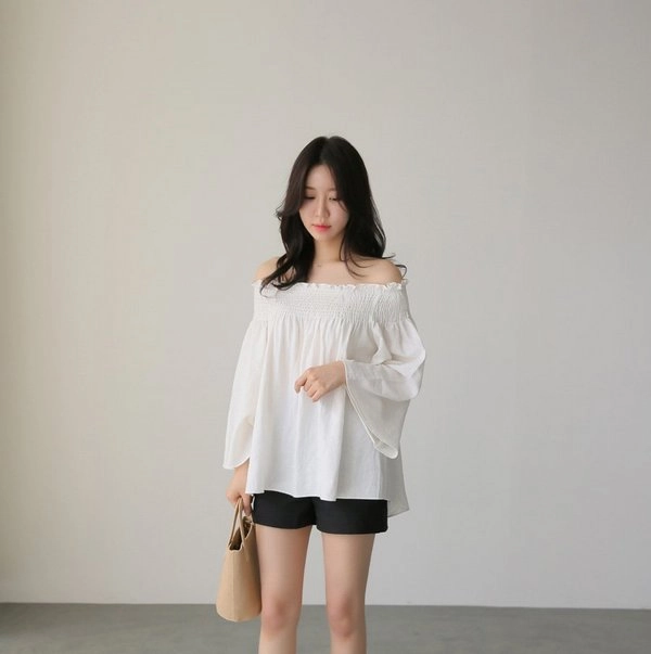 Tranh thủ hn mát rượi chị em diện ngay áo blouse dài tay vừa xinh vừa giấu bắp tay thô - 13