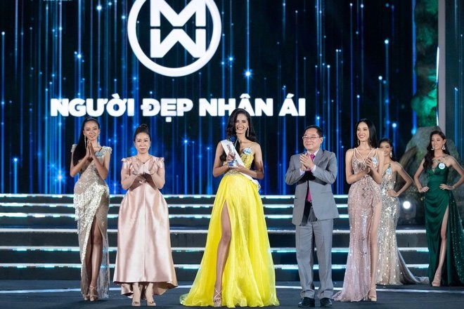 Trực tiếp lương thùy linh đăng quang miss world việt nam 2019 - 12