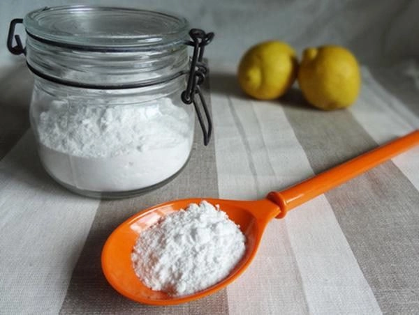 Vô tình đánh rơi bột mỳ trong nhà tắm mẹ trẻ giật mình gọi chồng ra xem điều đặc biệt - 2