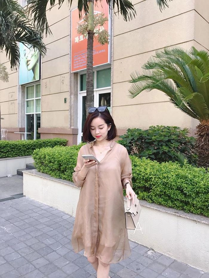 4 bà mẹ đơn thân này ai cũng mặc cực trẻ trung nhưng hiền thục vẫn giỏi cưa sừng nhất - 15