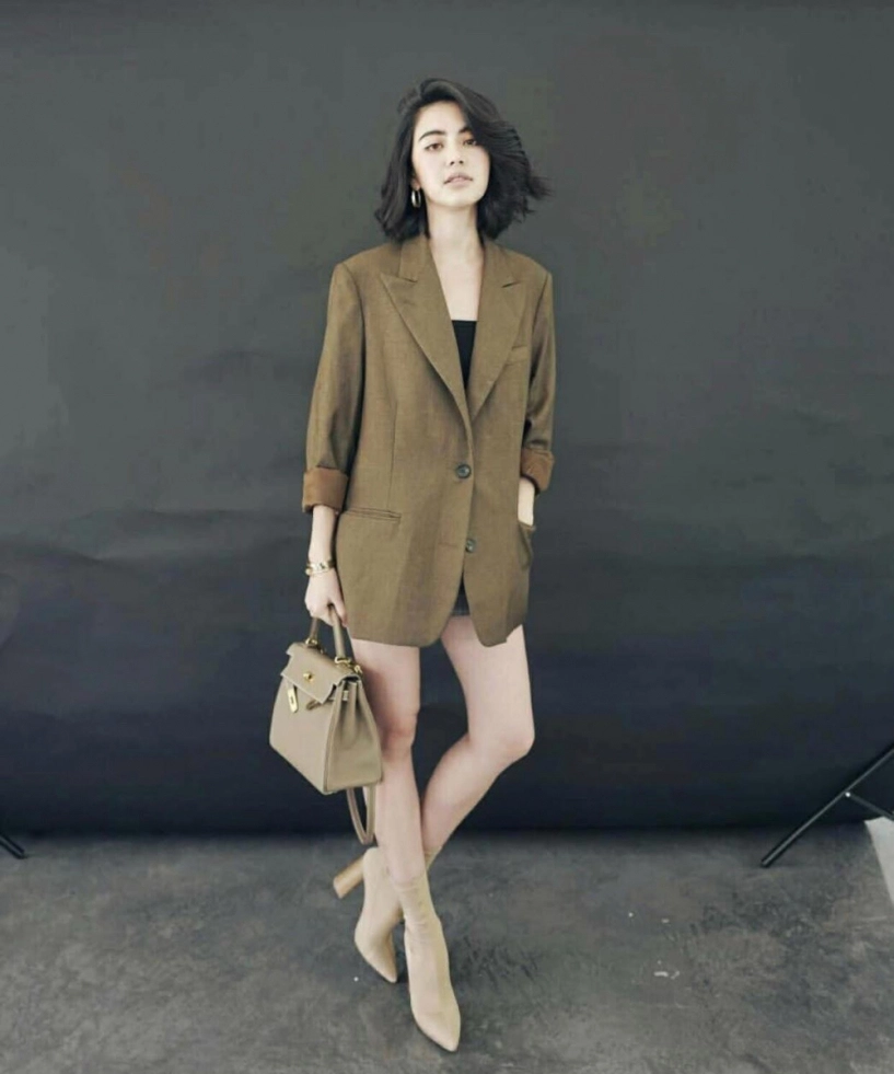 4 bông hồng lai xứ chùa vàng trên thảm đỏ lộng lẫy hơn người ngoài đời giản dị khó tin - 3
