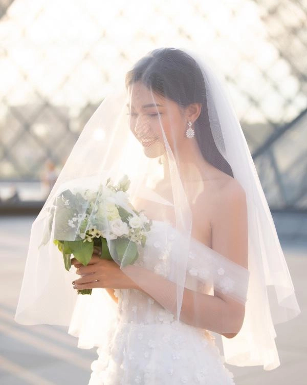 Á hậu thanh tú đẹp như công nương với váy cưới lấy cảm hứng từ song hye kyo - 7