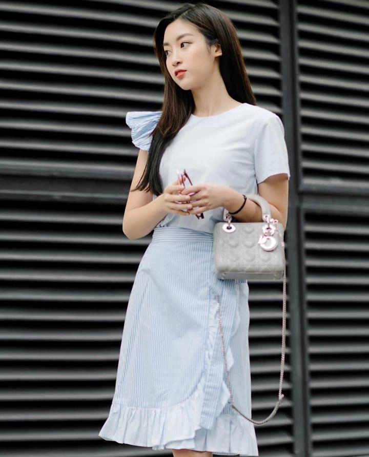 Ai bảo cứ làm hoa hậu thì tha hồ hàng hiệu hãy nhìn 2 người đẹp này thì rõ - 12