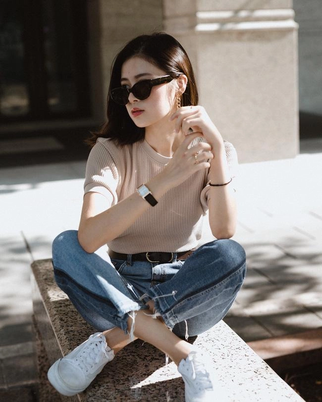Ai ngờ chiếc áo đơn giản công nương anh mặc lại thành món đồ chị em mê nhất thu này - 5