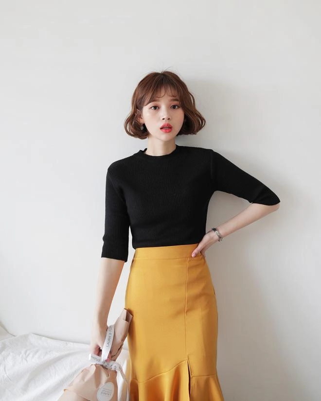 Ai ngờ chiếc áo đơn giản công nương anh mặc lại thành món đồ chị em mê nhất thu này - 14