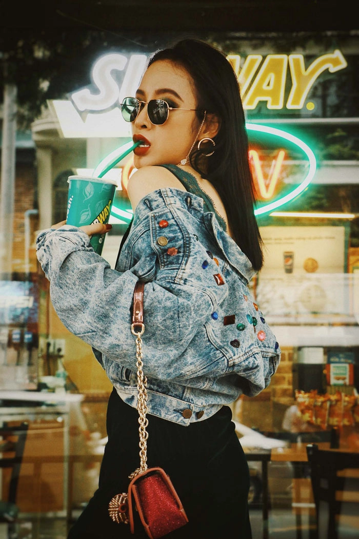 Angela phương trinh cực sexy đối lập hoa hậu thu hoài mộng mị với áo dài - 7