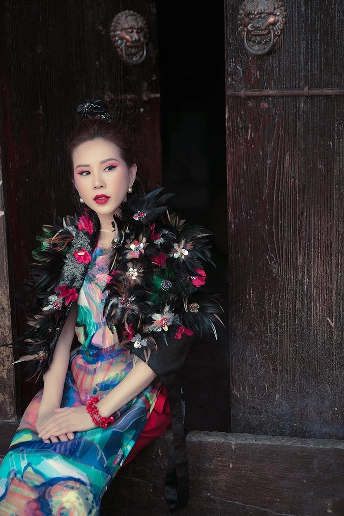 Angela phương trinh cực sexy đối lập hoa hậu thu hoài mộng mị với áo dài - 14
