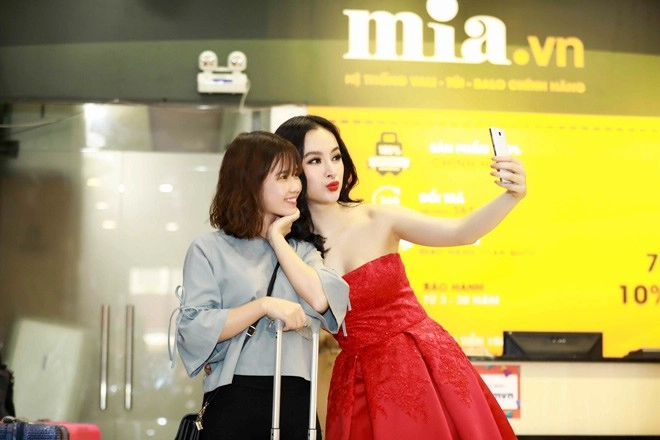 Angela phương trinh mâu thủy lan ngọc mua sắm vali giảm giá khủng trong đợt xả hàng - 3