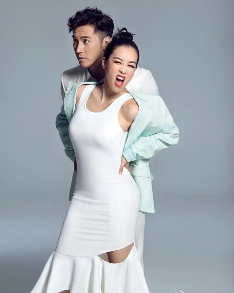 Bà mẹ 48 tuổi vẫn gợi cảm cỡ này bảo sao chồng 3 kém tận 12 tuổi vẫn mê - 15