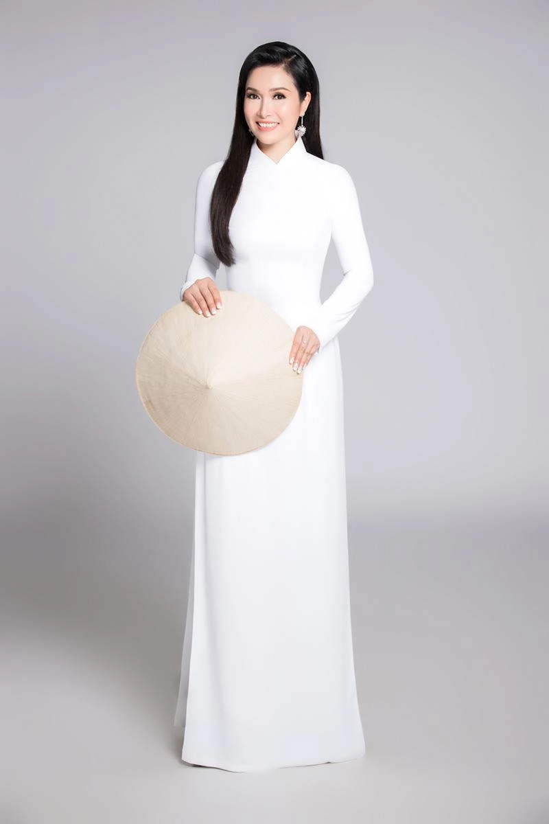 Bà mẹ bỉm sữa đặng thu thảo diện áo dài trắng đọ eo thon cùng các hoa hậu chưa chồng - 12