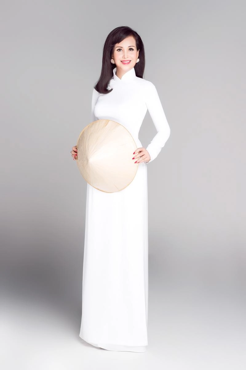 Bà mẹ bỉm sữa đặng thu thảo diện áo dài trắng đọ eo thon cùng các hoa hậu chưa chồng - 13