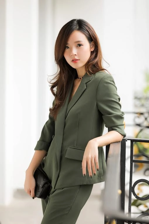 Bị thuý vi chê luộm thuộm khi đụng mặt midu đã tái xuất sang chảnh thế này đây - 4