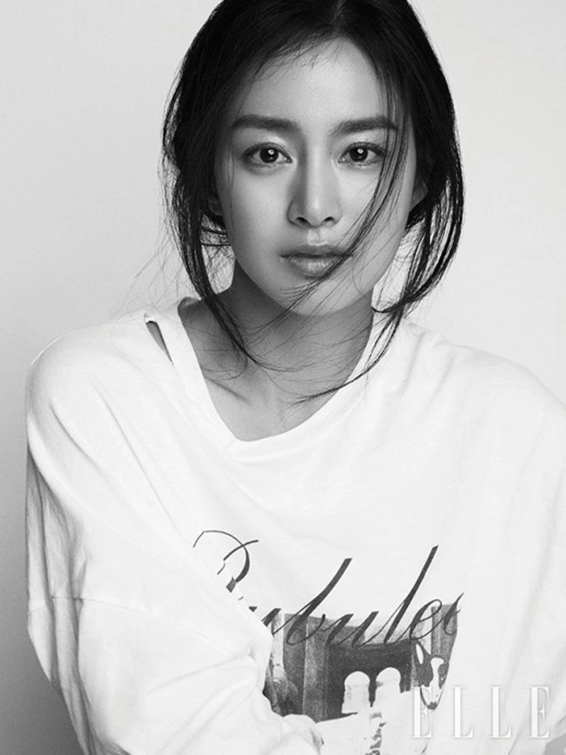 Bố mẹ giàu 2 vợ chồng đều kiếm bộn tiền nhưng kim tae hee lại giản dị khó tin - 2