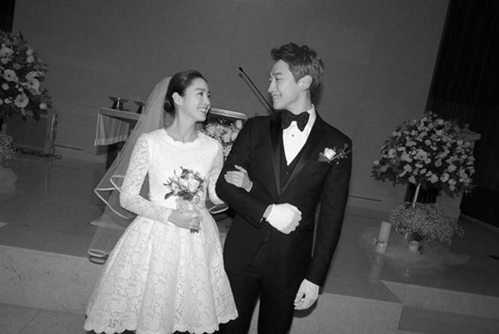 Bố mẹ giàu 2 vợ chồng đều kiếm bộn tiền nhưng kim tae hee lại giản dị khó tin - 5