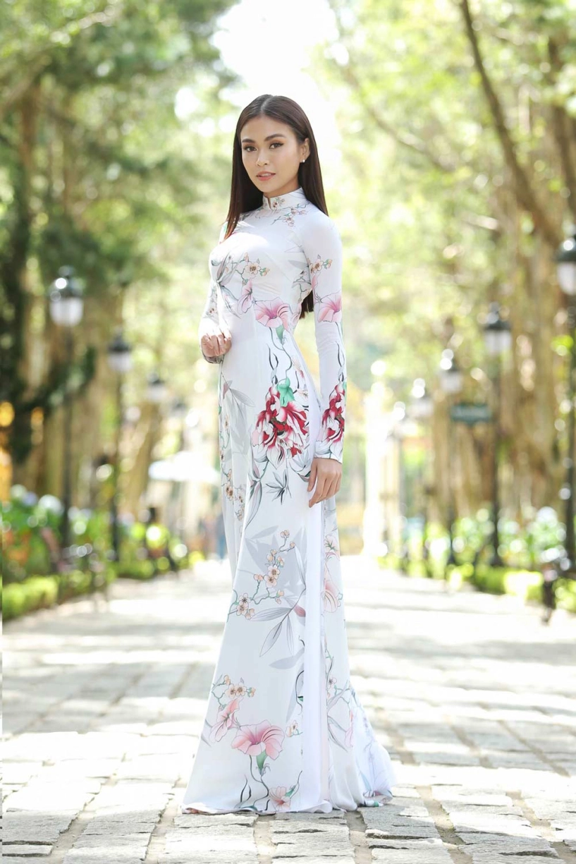 Bốc lửa và nóng bỏng nhưng thí sinh hoa hậu hoàn vũ vẫn ngọt ngào với tà áo dài - 4
