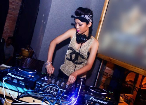 Chấm điểm hai nhan sắc việt lọt top 100 nữ dj của thế giới - 2