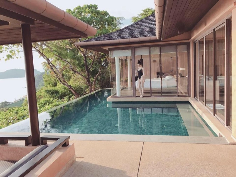 Chán khoe hàng hiệu ngọc trinh diện bikini khoét bạo khoe lưng trần nuột nà trắng mịn - 3