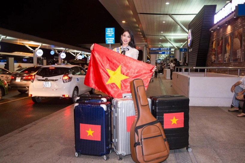Chất như thuỳ tiên vừa ra sân bay đi thi quốc tế đã biến hình liên tục thế này rồi - 7