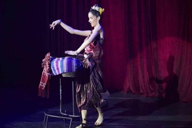 Chỉ một nụ cười tỏa sáng hương giang idol đã chứng minh quan trọng vẫn là thần thái - 3