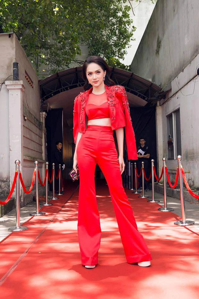 Chịu chơi kiểu hương giang ghi hình 4 tập chuẩn bị đến tận 15 set đồ lộng lẫy - 1