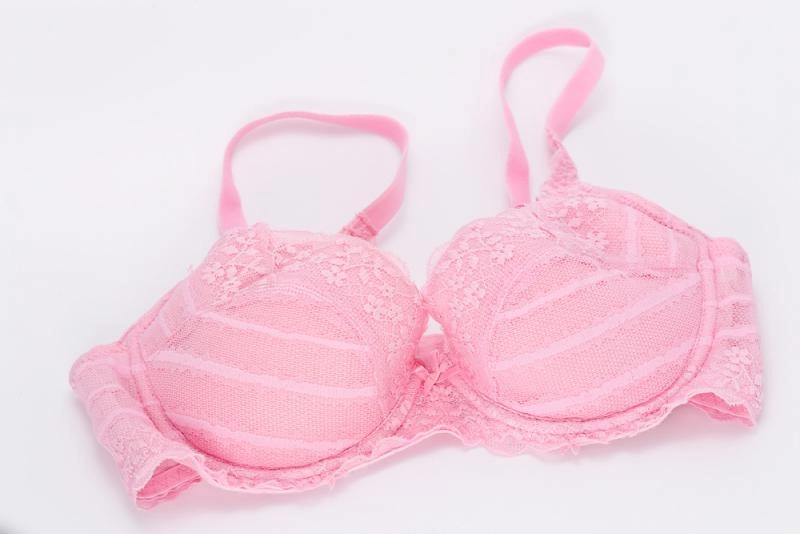 Cô gái đòi kiện bằng được ông chủ khi bị đuổi việc vì không mặc áo lót đi làm - 3