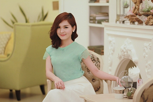 Cô nàng pastel duyên dáng công sở đầu năm - 1