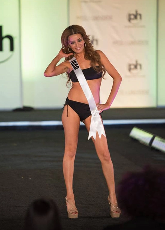 Cũng diện bikini thi hoa hậu hoàn vũ như ai nhưng cô gái này lại bị dọa giết - 1
