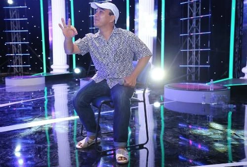Cười chê vì trang phục lố lăng nhưng đến khi biết lý do mọi người càng yêu mến quyền linh - 2