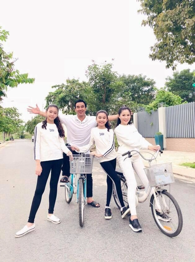 Cười chê vì trang phục lố lăng nhưng đến khi biết lý do mọi người càng yêu mến quyền linh - 10