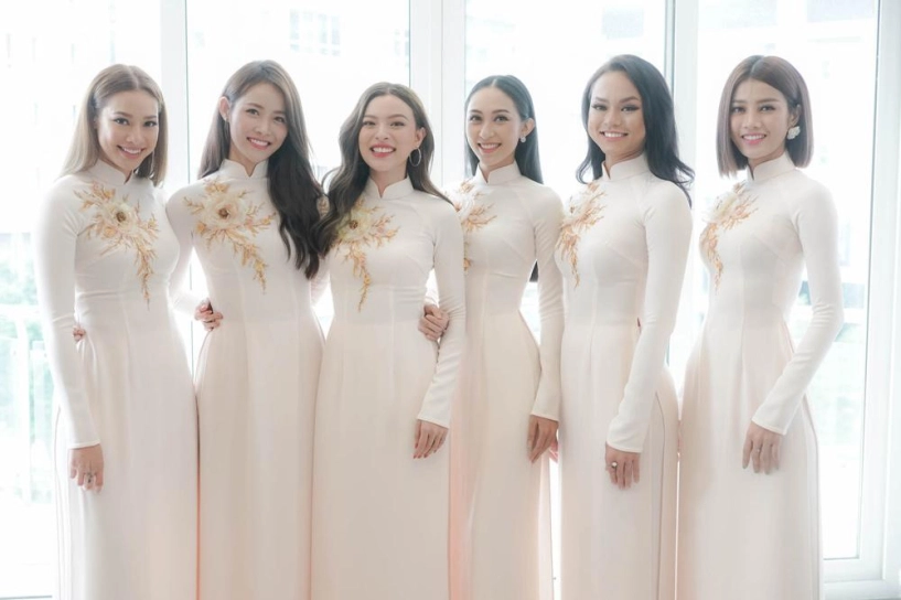 Đám hỏi lan khuê dàn phù dâu toàn chân dài đình đám mặc áo dài trắng tuyệt xinh - 2