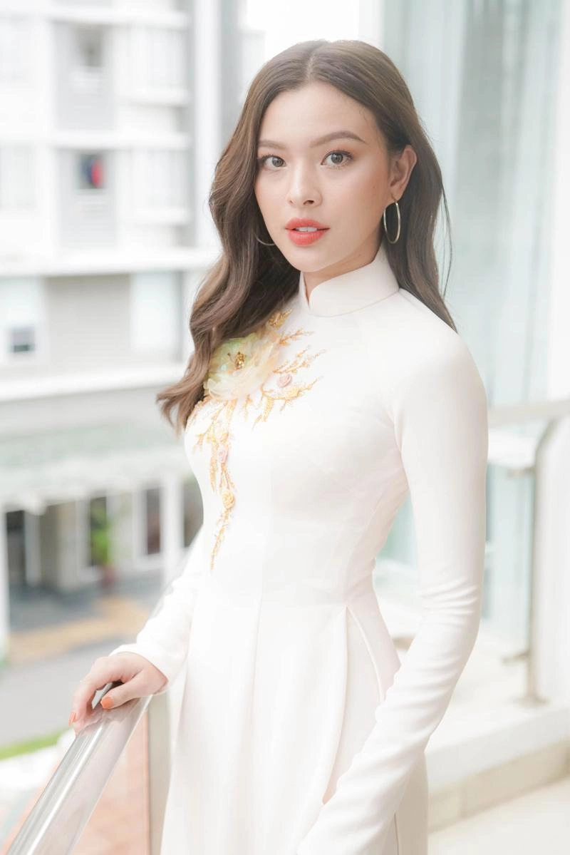 Đám hỏi lan khuê dàn phù dâu toàn chân dài đình đám mặc áo dài trắng tuyệt xinh - 7