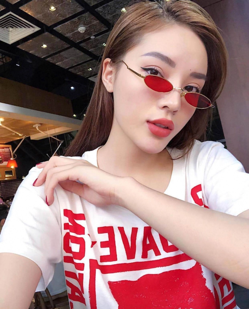 Đây là 3 người đẹp sở hữu bộ sưu tập kính đắt đỏ bậc nhất vbiz - 13