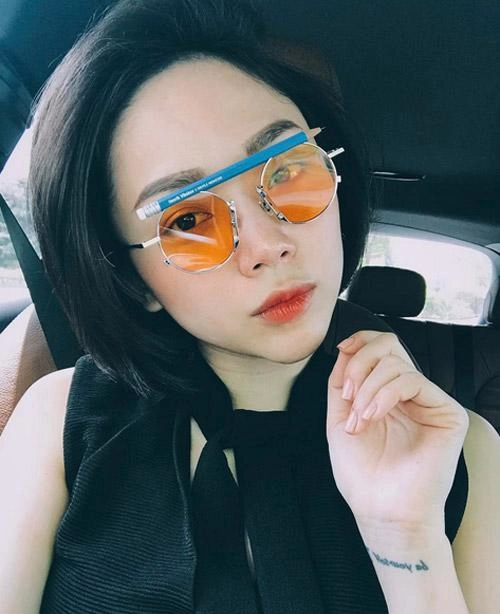 Đây là 3 người đẹp sở hữu bộ sưu tập kính đắt đỏ bậc nhất vbiz - 15