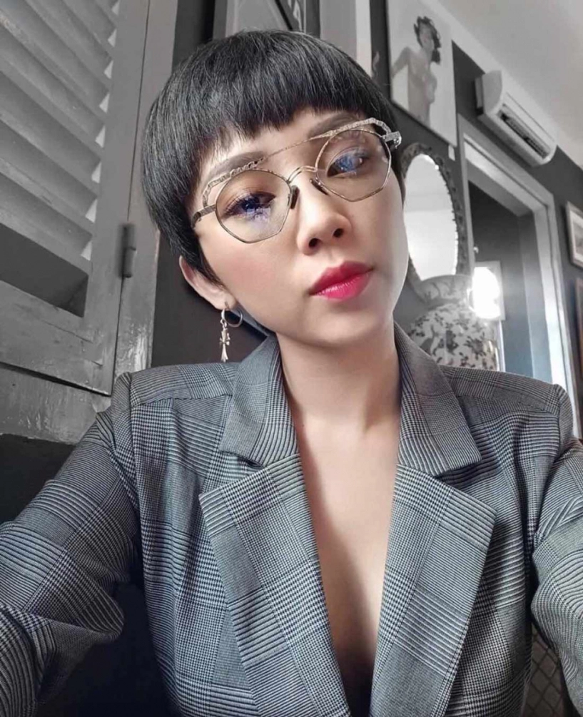 Đây là 3 người đẹp sở hữu bộ sưu tập kính đắt đỏ bậc nhất vbiz - 17