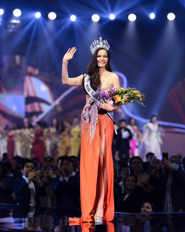 Để chạm đến vương miện miss universe hoàng thuỳ phải vượt qua nữ hoàng sắc đẹp này - 2