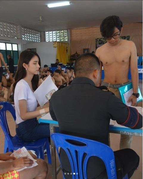 Đến lượt thần tiên tỉ tỉ thái lan gây náo loạn khi đi đăng ký nghĩa vụ quân sự - 5