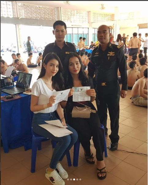 Đến lượt thần tiên tỉ tỉ thái lan gây náo loạn khi đi đăng ký nghĩa vụ quân sự - 7