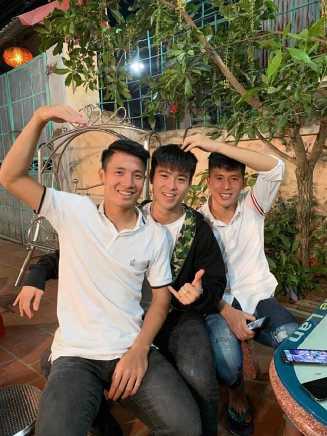 Đến nhà duy mạnh chơi đình trọng và tiến dũng khiến fan thích thú vì soi ra điểm bất thường - 2