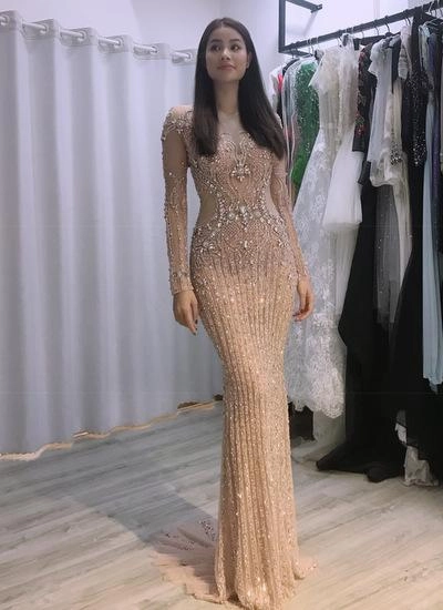 Đến thời khắc cuối cùng của hh quốc dân phạm hương vẫn đẹp từ thảm đỏ lên sân khấu - 7