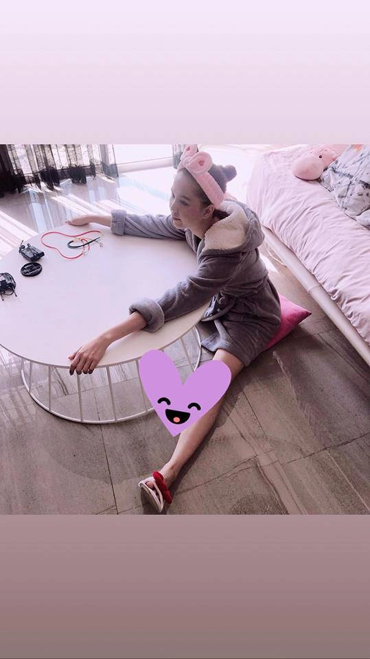 Diện đồ pijama đi ngủ nhưng lại xách túi tiền tỷ chỉ có thể là ngọc trinh - 5