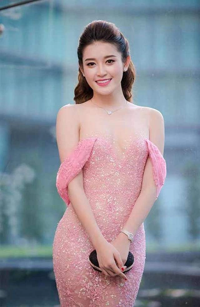 Diện nội y sexy elly trần bị hiểu lầm thành 3 ngực hồ ngọc hà bị ném đá tơi tả - 11