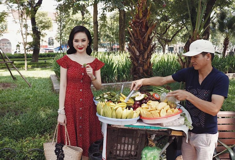 Diện váy hoa nhưng tham chi tiết angela phương trinh còn già hơn cả mẹ - 9
