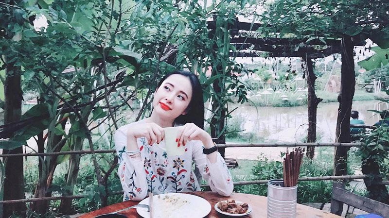 Diện váy hoa nhưng tham chi tiết angela phương trinh còn già hơn cả mẹ - 10