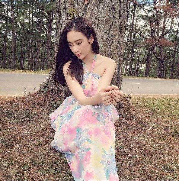 Diện váy hoa nhưng tham chi tiết angela phương trinh còn già hơn cả mẹ - 15