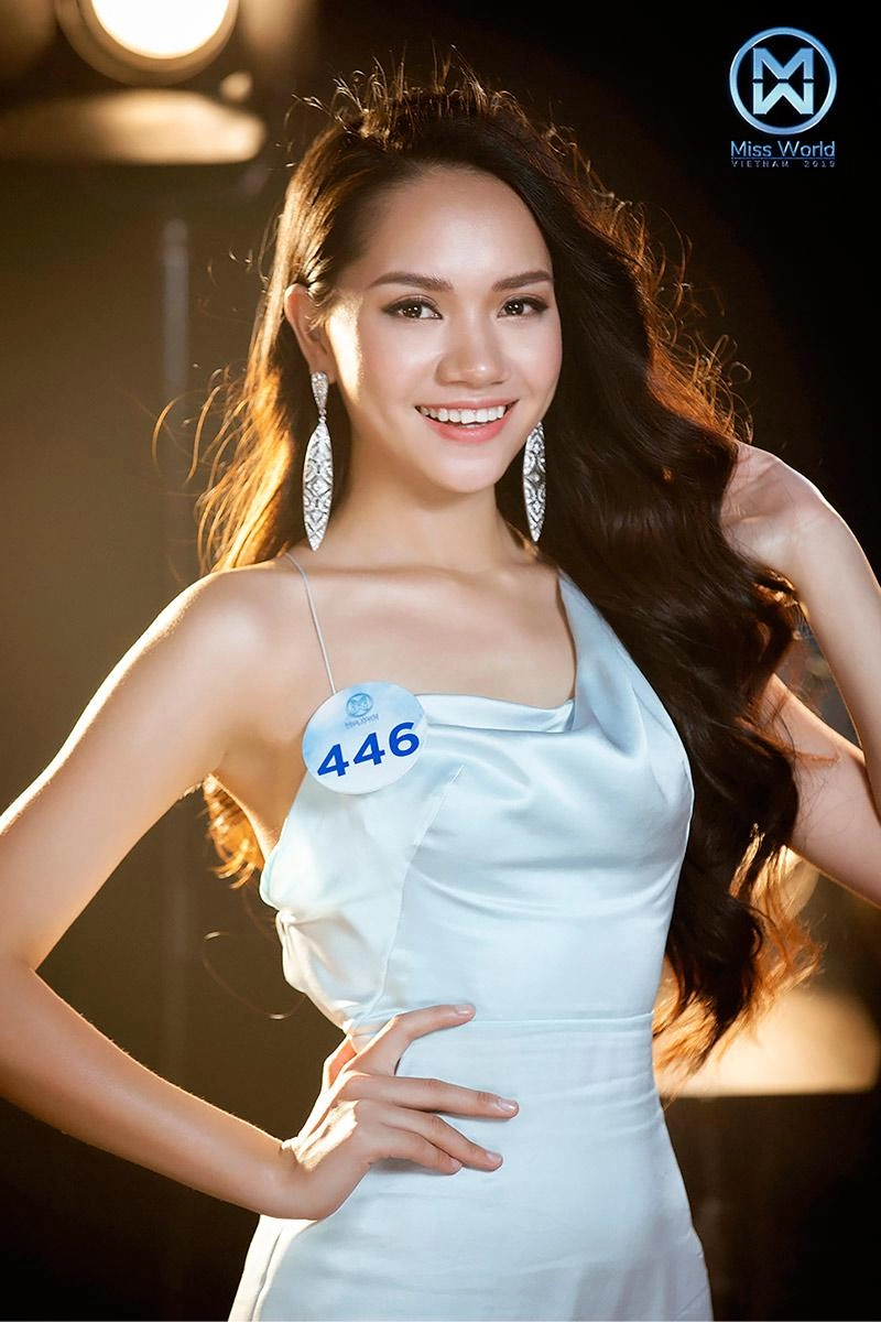 Diện váy lụa mỏng manh những bông hoa của miss world việt nam toả sáng rực rỡ - 5