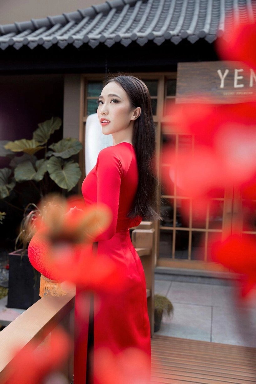 Diệu nhi khoe ngực đầy trong váy hội hoạ ngày cận tết - 5
