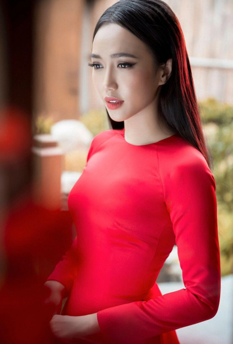 Diệu nhi khoe ngực đầy trong váy hội hoạ ngày cận tết - 6